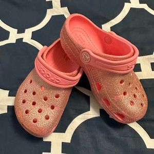 Toddler Girls pink sparkly crocs